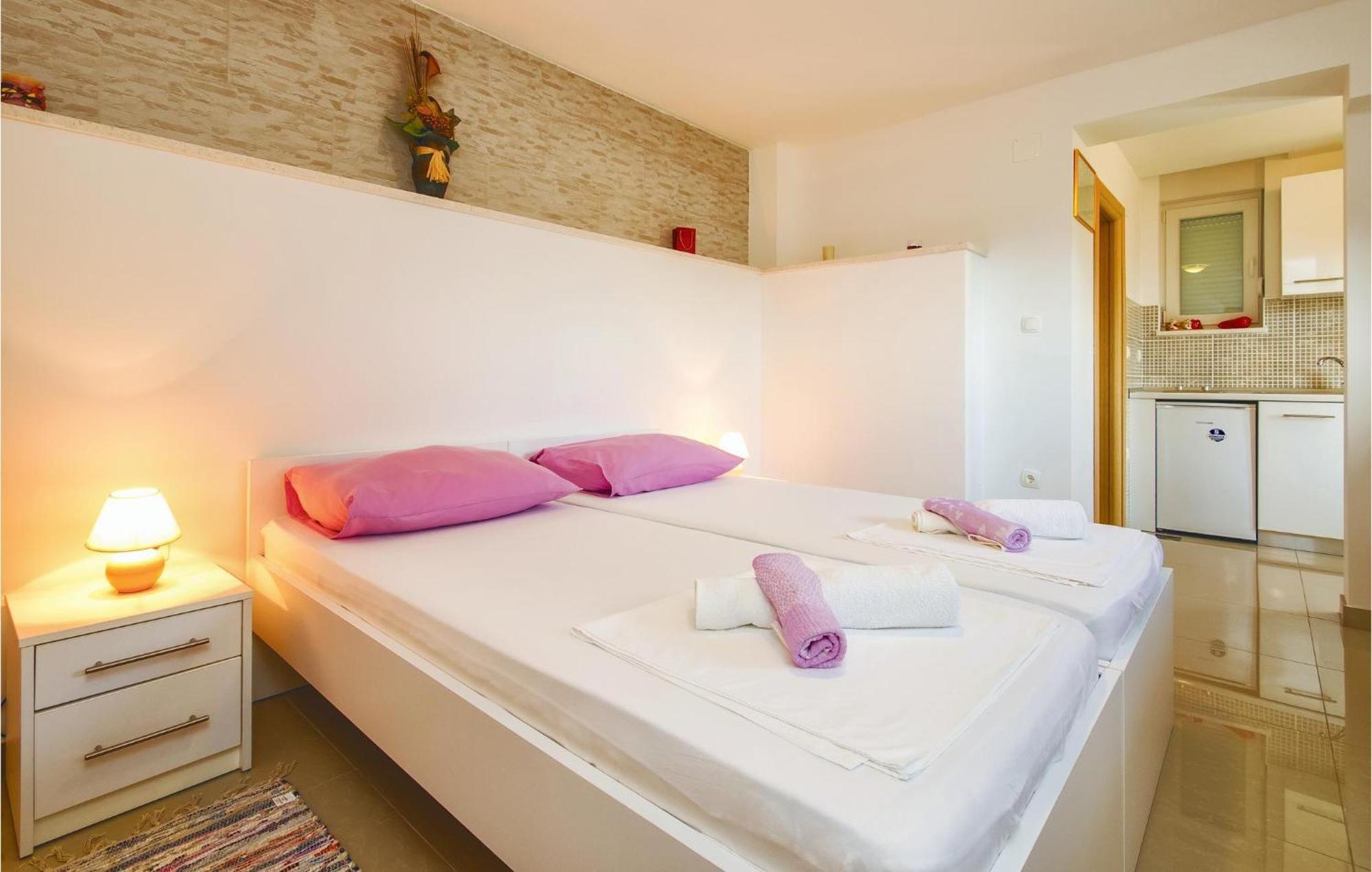 Nice Apartment In Mali Rat With Wifi Sumpetar Εξωτερικό φωτογραφία