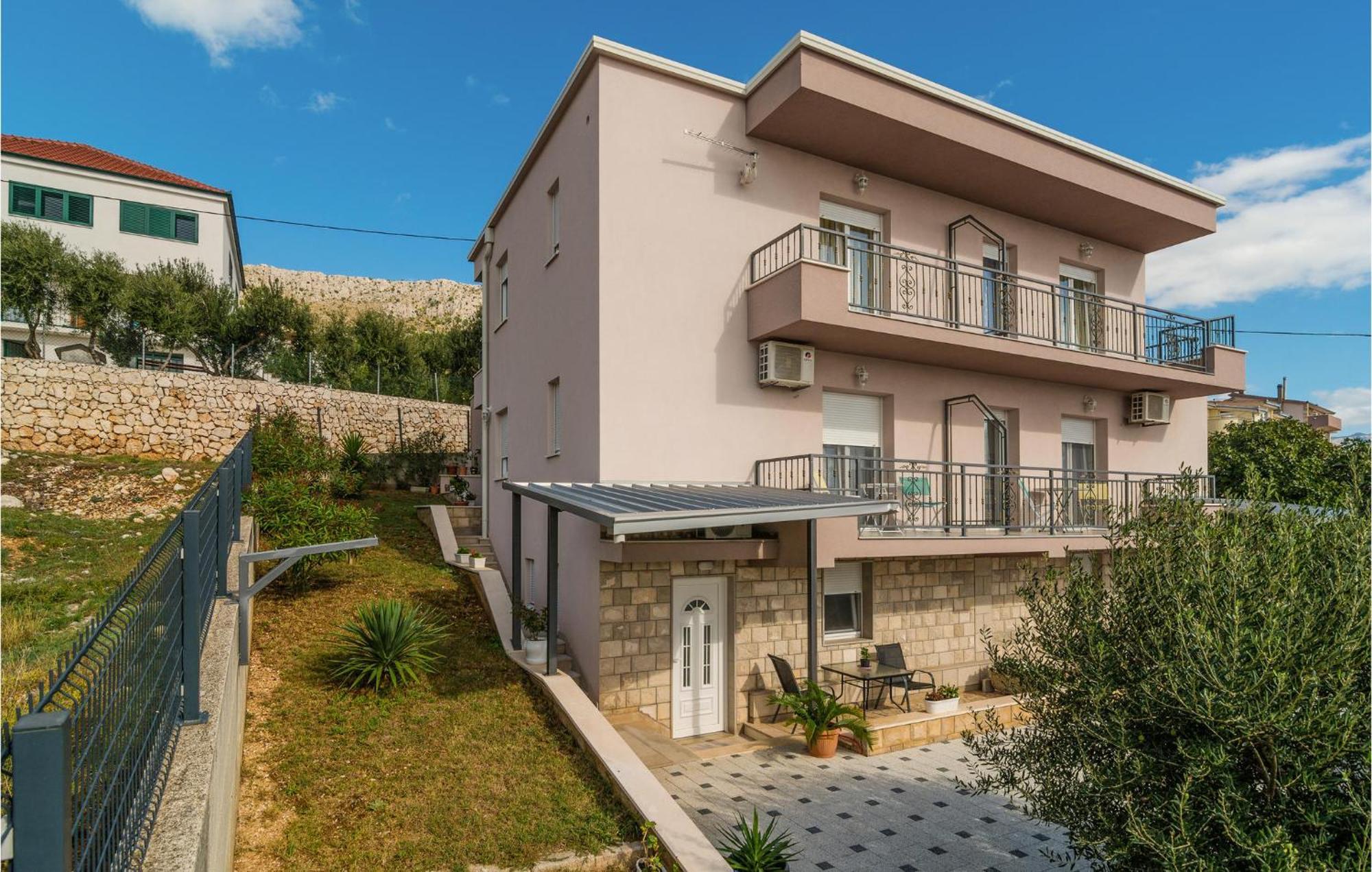 Nice Apartment In Mali Rat With Wifi Sumpetar Εξωτερικό φωτογραφία