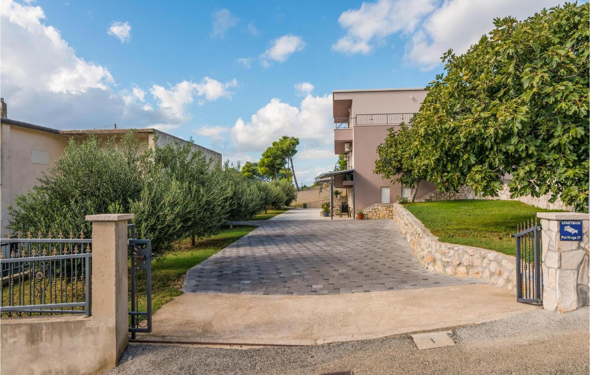 Nice Apartment In Mali Rat With Wifi Sumpetar Εξωτερικό φωτογραφία