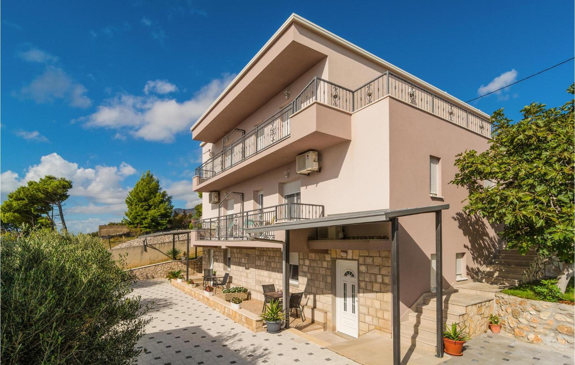 Nice Apartment In Mali Rat With Wifi Sumpetar Εξωτερικό φωτογραφία