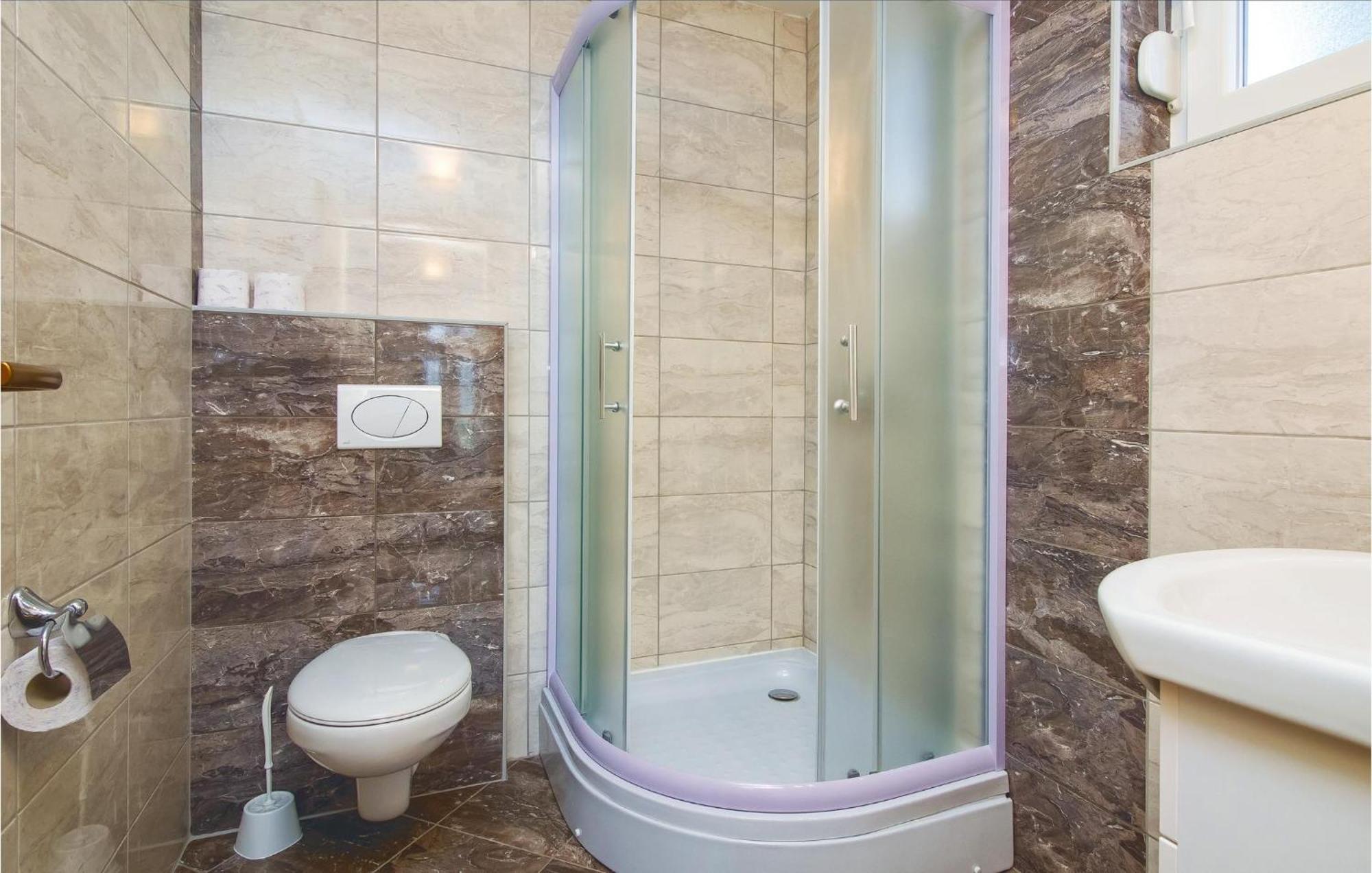 Nice Apartment In Mali Rat With Wifi Sumpetar Εξωτερικό φωτογραφία